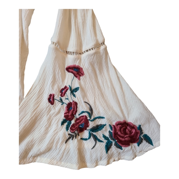 Crepe off the shoulder top - Picture 3 of 4